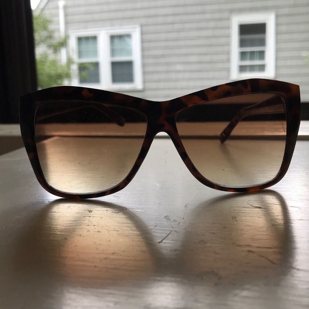 Designer sunglasses, lightweight, stylish